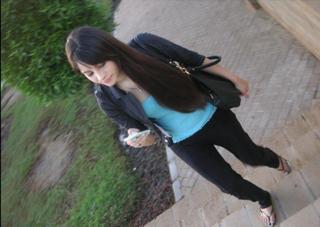 Neelam Muneer feet photo thumbnail