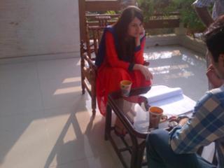 Neelam Muneer feet photo thumbnail