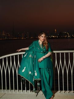 Neelam Muneer feet photo 5