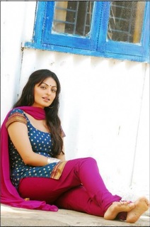 Neeru Bajwa feet photo thumbnail