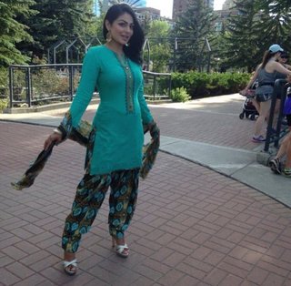 Neeru Bajwa feet photo thumbnail