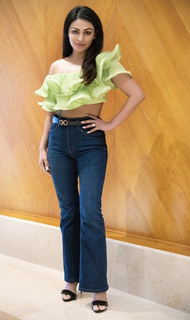 Neeru Bajwa feet photo thumbnail