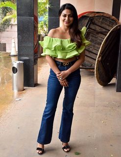 Neeru Bajwa feet photo thumbnail