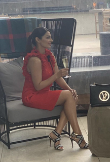 Neeru Bajwa feet photo thumbnail