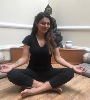 Neeru Bajwa feet photo thumbnail