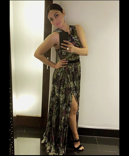 Neeru Bajwa feet photo thumbnail