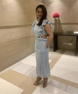 Neeru Bajwa feet photo thumbnail