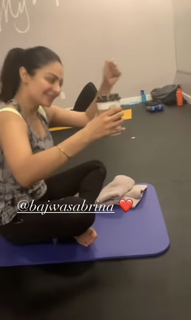 Neeru Bajwa feet photo thumbnail