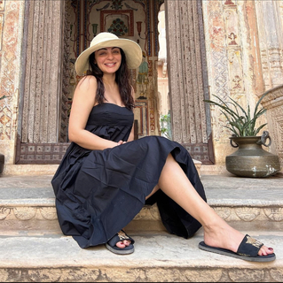 Neeru Bajwa feet photo thumbnail