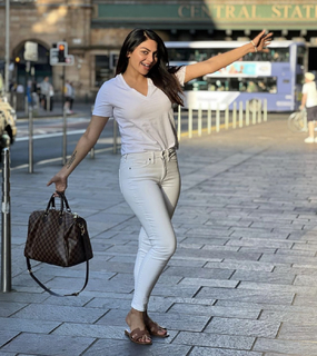 Neeru Bajwa feet photo thumbnail