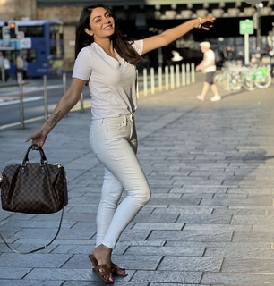 Neeru Bajwa feet photo thumbnail