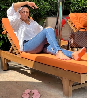 Neeru Bajwa feet photo thumbnail