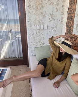 Neeru Bajwa feet photo thumbnail