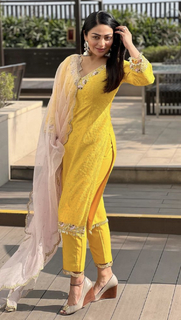 Neeru Bajwa feet photo thumbnail