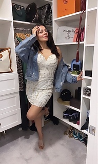 Neeru Bajwa feet photo thumbnail