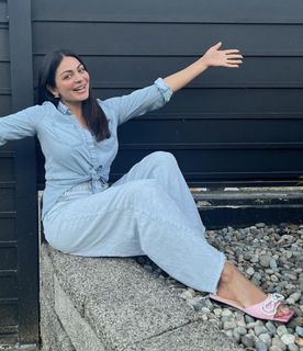 Neeru Bajwa feet photo thumbnail