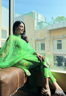 Neeru Bajwa feet photo thumbnail