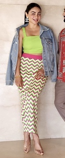 Neeru Bajwa feet photo thumbnail