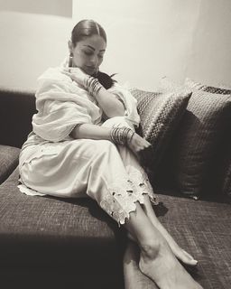 Neeru Bajwa feet photo thumbnail