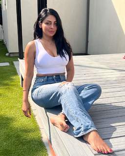 Neeru Bajwa feet photo thumbnail