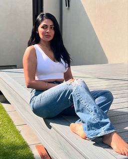 Neeru Bajwa feet photo thumbnail