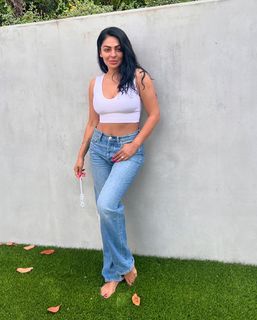 Neeru Bajwa feet photo thumbnail