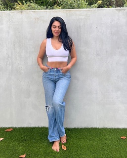 Neeru Bajwa feet photo thumbnail