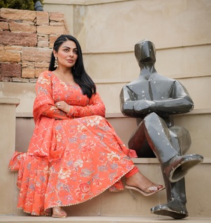 Neeru Bajwa feet photo thumbnail
