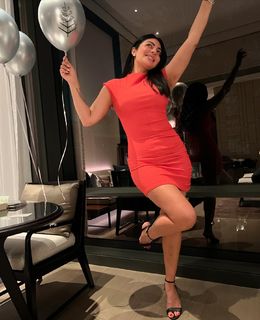 Neeru Bajwa feet photo thumbnail