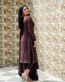 Neeru Bajwa feet photo thumbnail