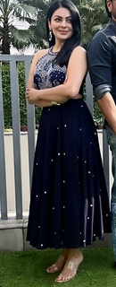 Neeru Bajwa feet photo thumbnail