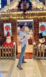 Neeru Bajwa feet photo thumbnail