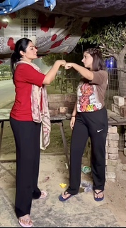 Neeru Bajwa feet photo thumbnail