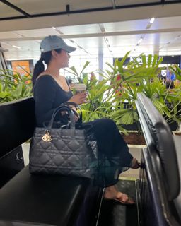 Neeru Bajwa feet photo thumbnail