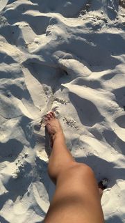 Neeru Bajwa feet photo thumbnail