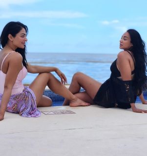 Neeru Bajwa feet photo thumbnail