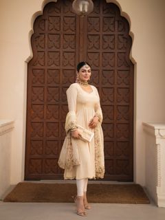 Neeru Bajwa feet photo 3