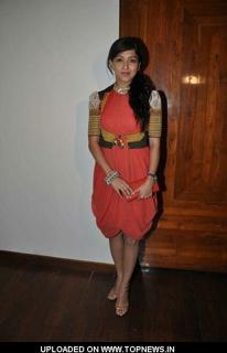 Neeti Mohan feet photo 2