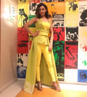 Neeti Mohan feet photo 17