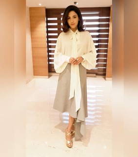 Neeti Mohan feet photo 13