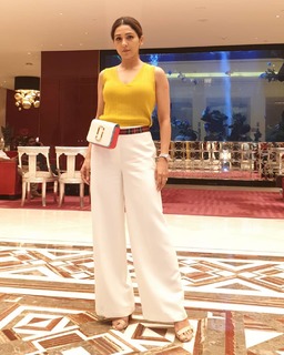 Neeti Mohan feet photo 12