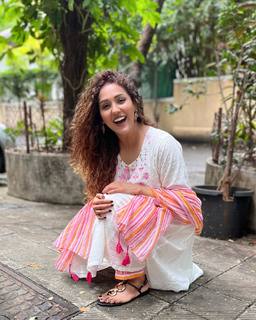 Neeti Mohan feet photo 12