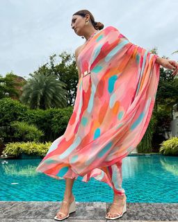 Neeti Mohan feet photo 4