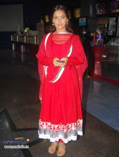 Neetu Chandra feet photo 6