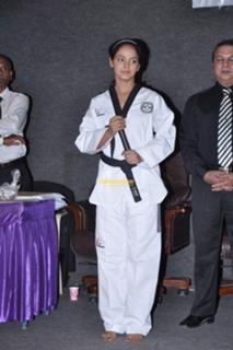 Neetu Chandra feet photo 3