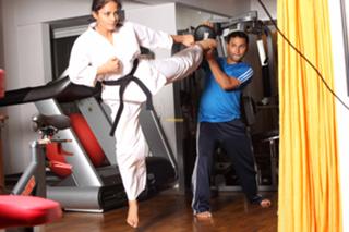Neetu Chandra feet photo 1