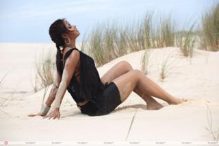 Neetu Chandra feet photo 4