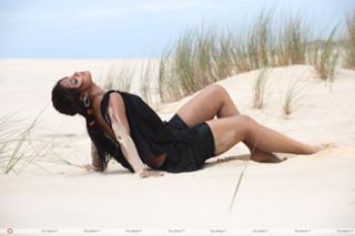 Neetu Chandra feet photo 2