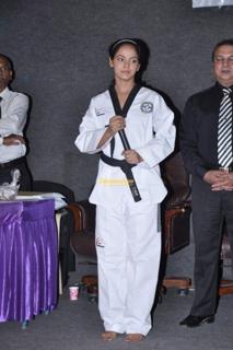 Neetu Chandra feet photo 14