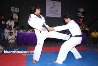 Neetu Chandra feet photo 3